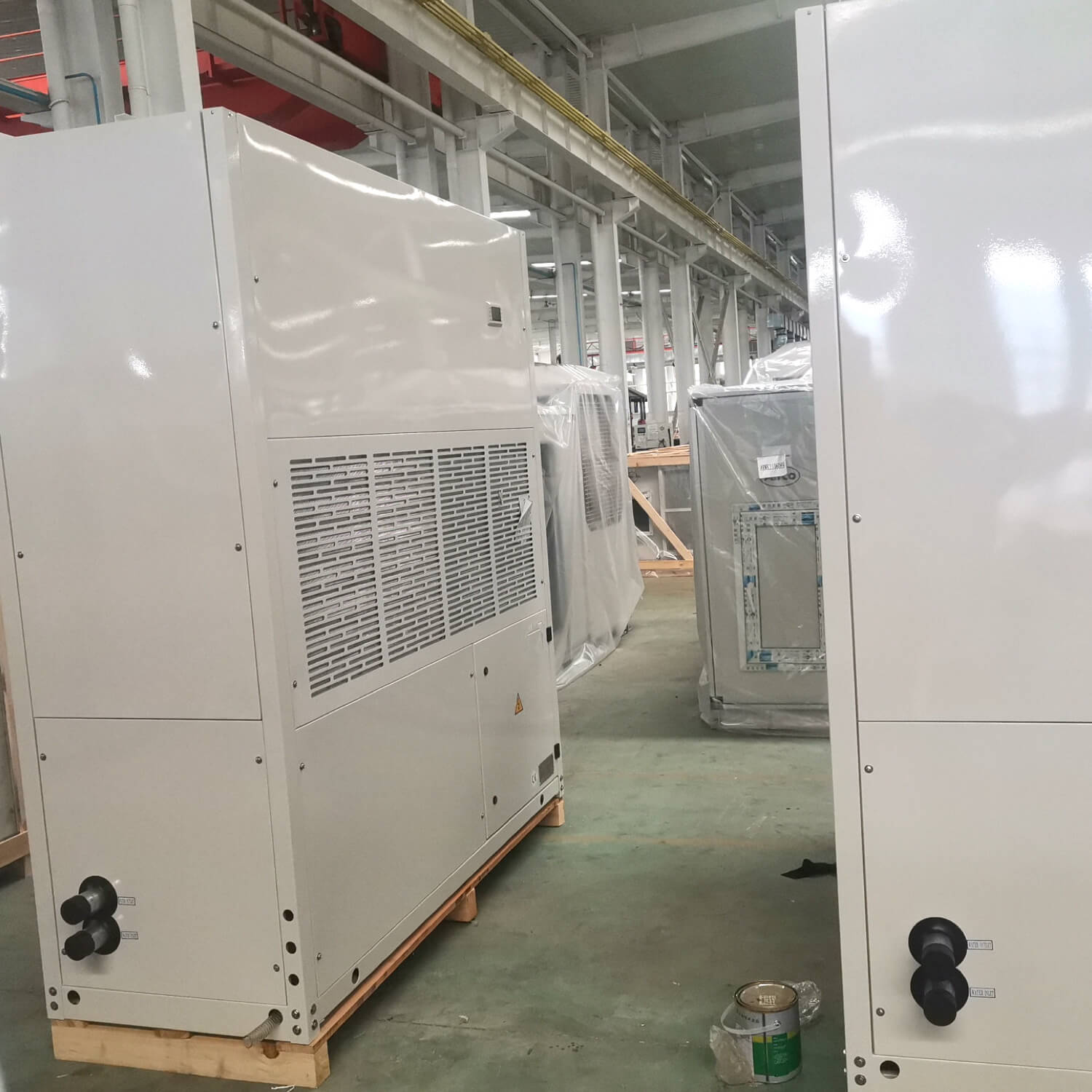 Cabinet type air conditioning unit